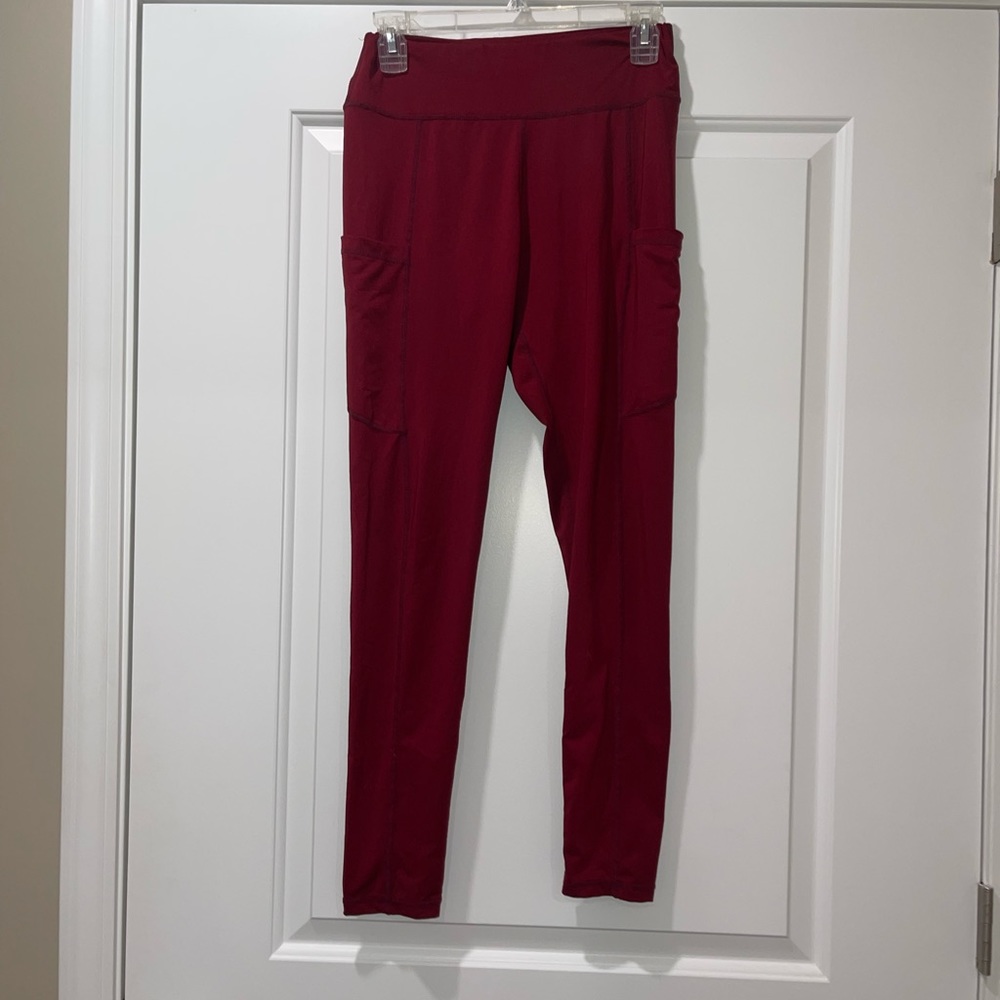 Burgundy leggings with pockets